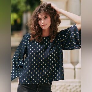 World Market Blouse Navy Blue w/ Gold Copper Diamond Pattern Flutter Sleeve S/M